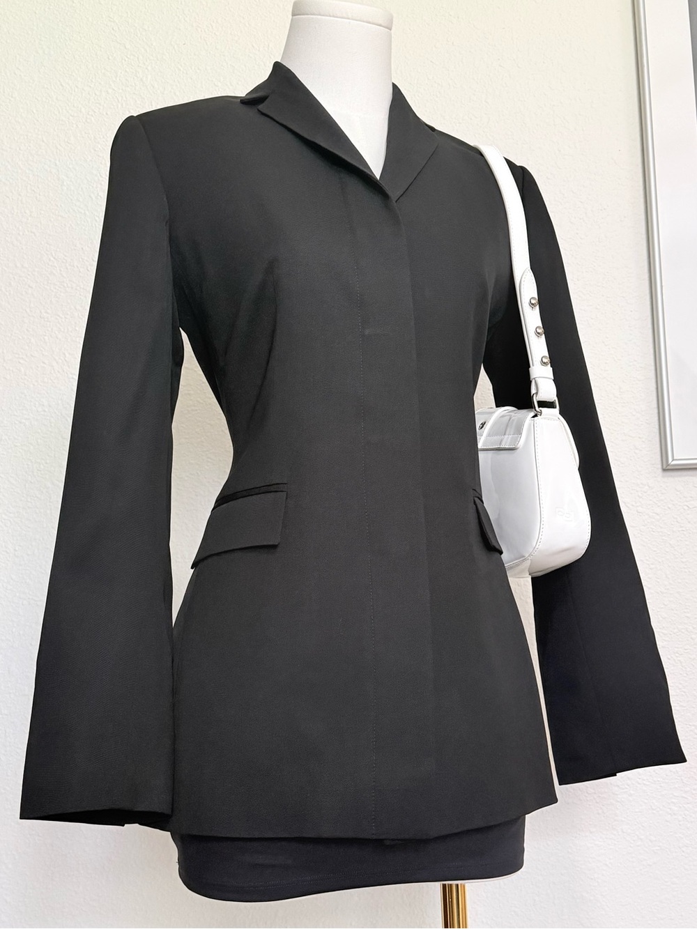 Banana Republic Fitted Waist Tailored Blazer Minimalist Dark Academia Chic - Picture 3 of 9